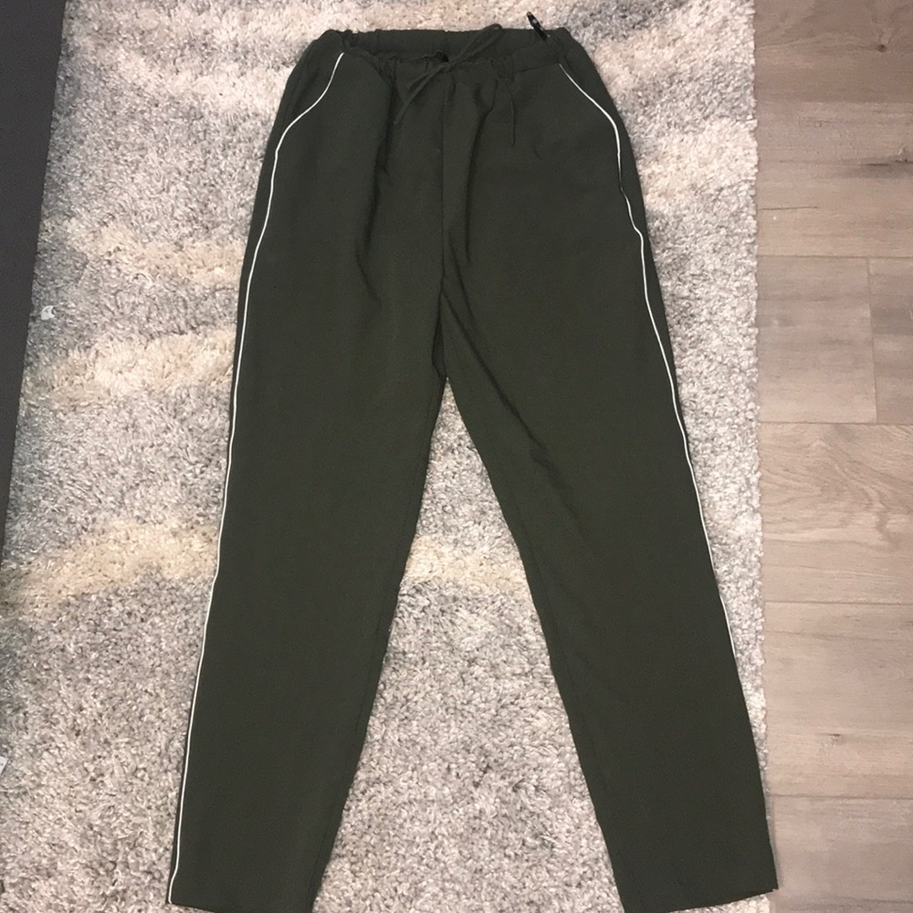 Missguided green straight leg joggers